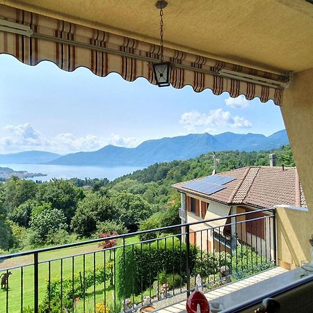 Villa With Enchanting Garden Overlooking The Lake Luino Exterior foto